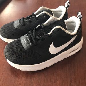 Nike Toddler Sneakers size 10c EUC